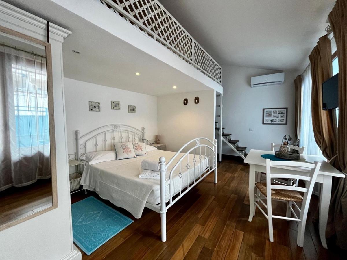 Palmasera Charming Rooms Cala Gonone Exteriör bild