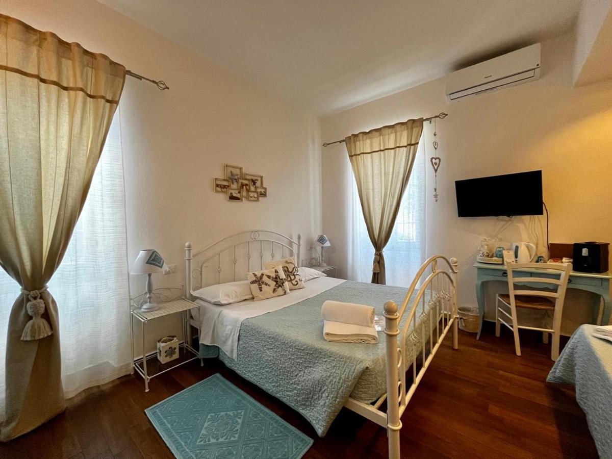 Palmasera Charming Rooms Cala Gonone Exteriör bild